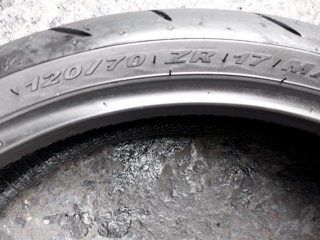 pneu usado pirelli  diablo rosso corsa 120/70-17 - Foto 5