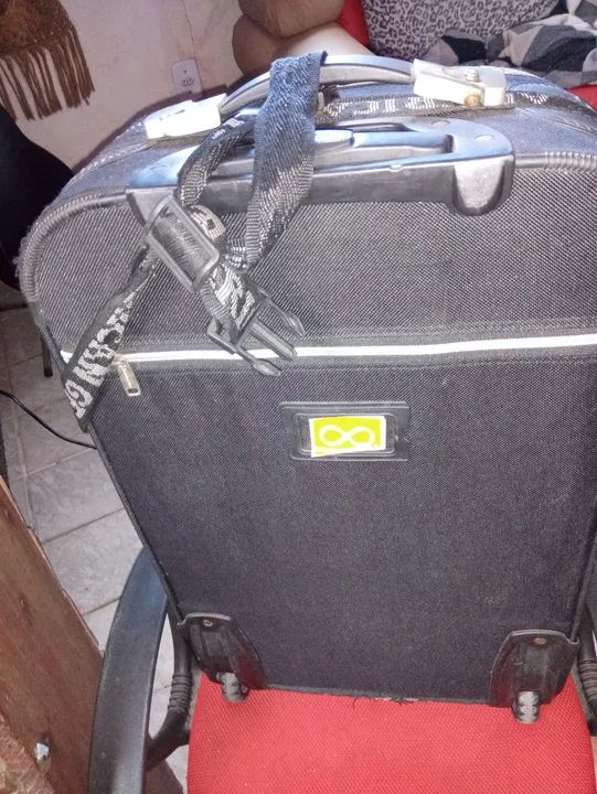 Maleta de Viagem c/ alça estendida e 2 rodinhas - Foto 2