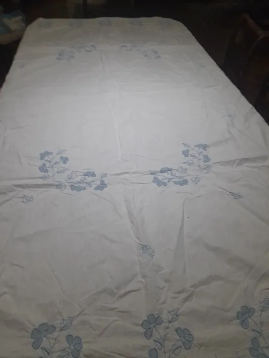 toalha de mesa bordada a mão com 10 guardanapos bordados a mão