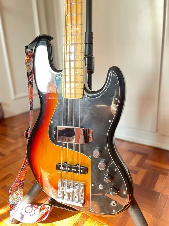 Baixo Fender Marcus Miller MIM - Foto 2