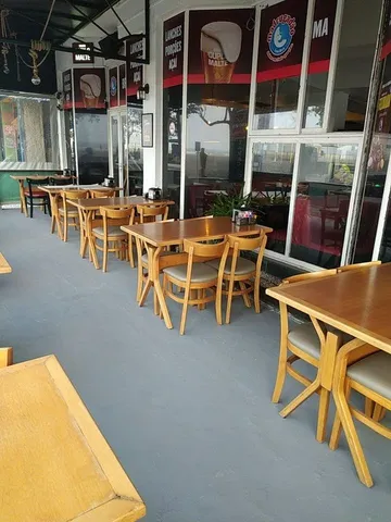 Cadeiras e mesas para restaurantes direto da fábrica
