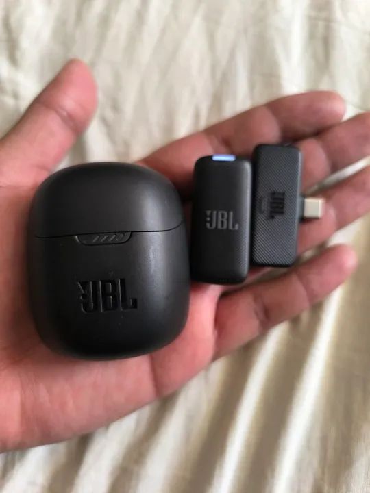 Microfone JBL Quantum Stream (USB-C Preto)