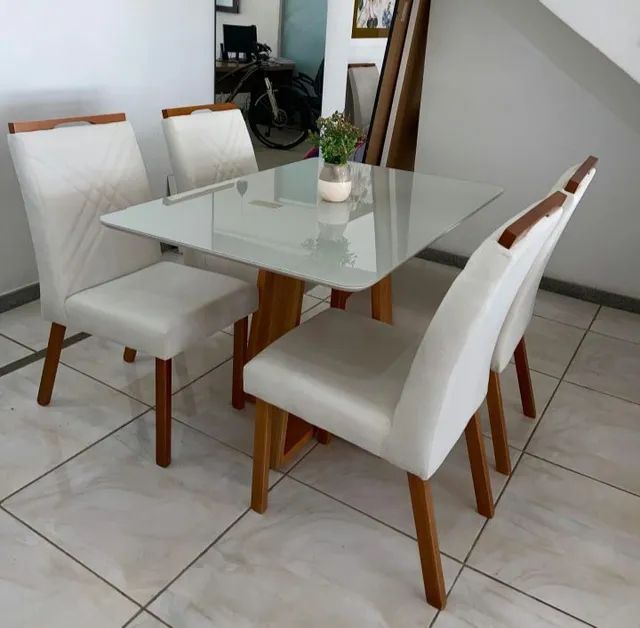 Mesa de jantar 4 lugares Emyle 