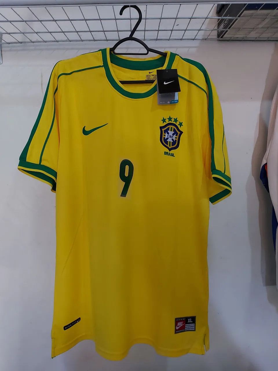 Camisa Nike Reedição Brasil 1998 Ronaldo Masculina - GG mas veste G