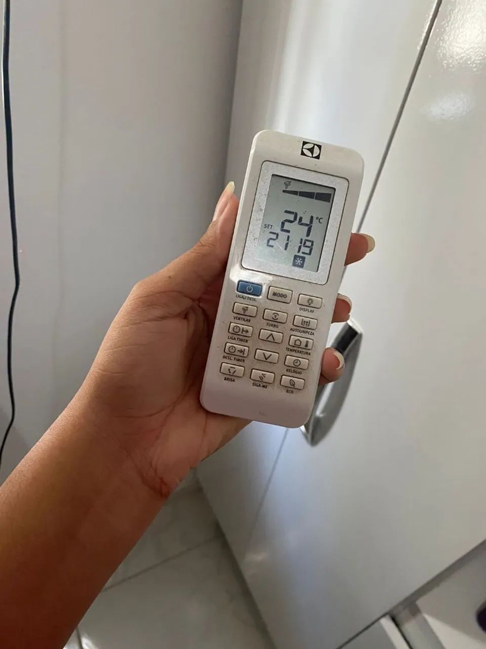 Electrolux Split Air Conditioner 9000 BTUs64317482086401121