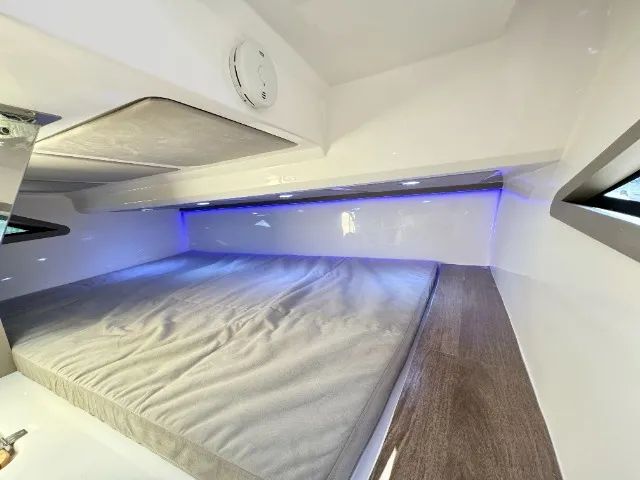 Lancha NHD 340 (32.5 nomenclatura internacional) com parelha popa Mercury 250hp 4T - Zero - Foto 9