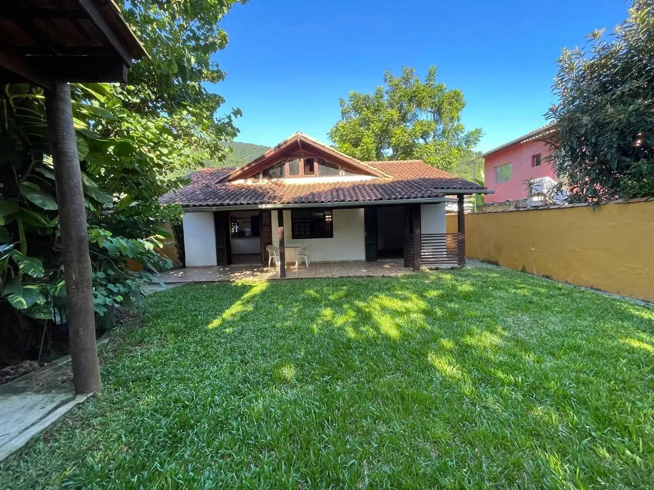 casa Térrea para venda tem 107 m2 com 2 dormitorios em Boiçucanga - São Sebastião - SP
