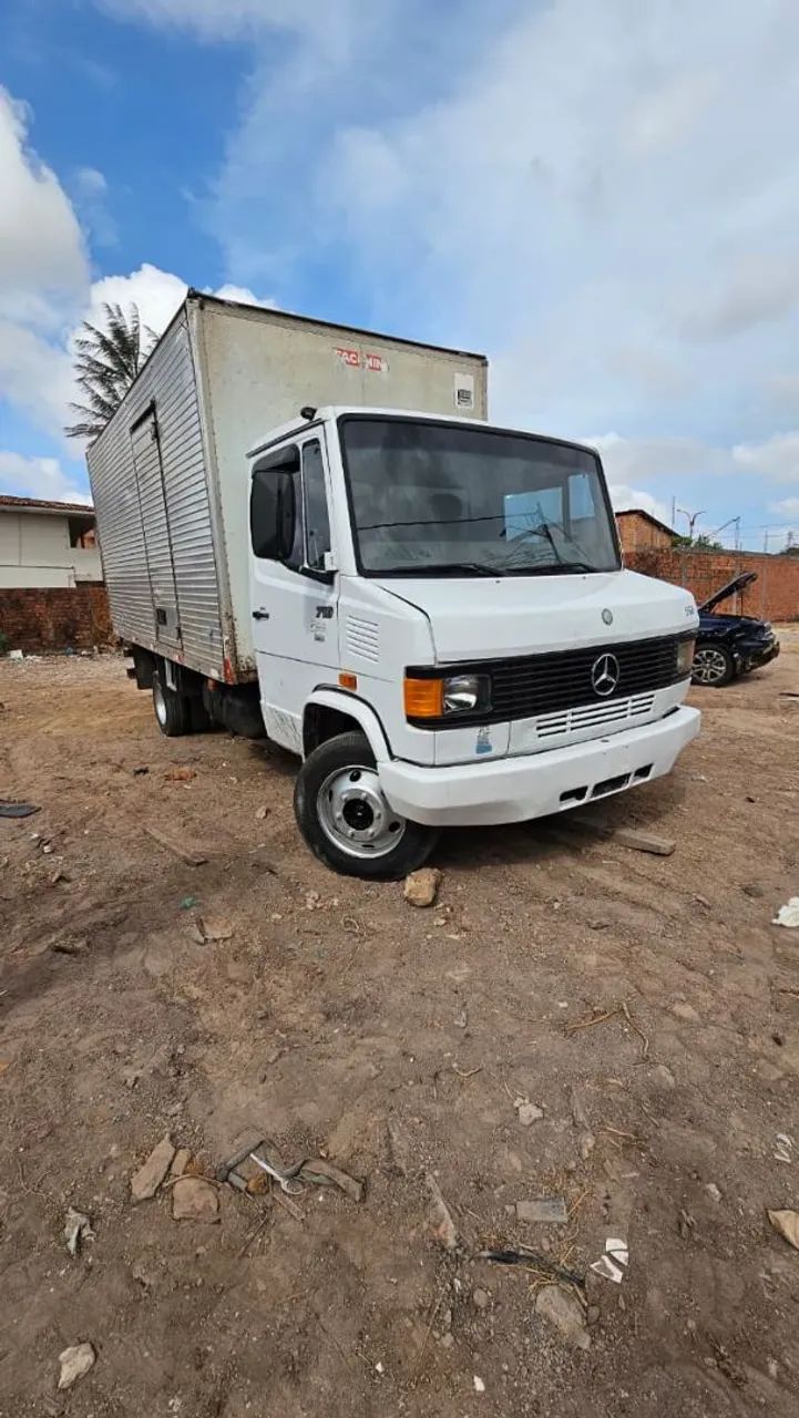 VENDOB M-BENZ 710 PLUS 2009 ( PARCELAMENTO DISPONÍVEL -)