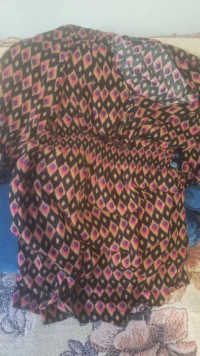 Vestido Estampado de viscose  decote V  - Foto 3