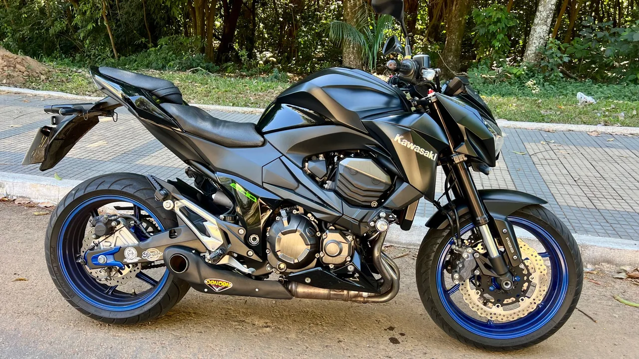 Motos KAWASAKI Z-800 no Brasil