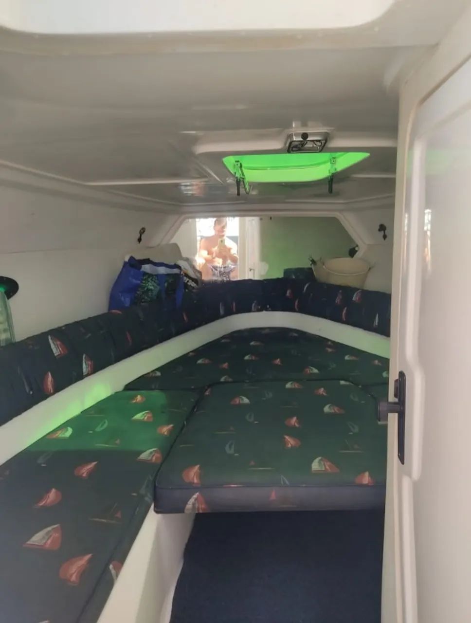 Lancha HD - 26 pés - Cabinada com banheiro - Foto 6