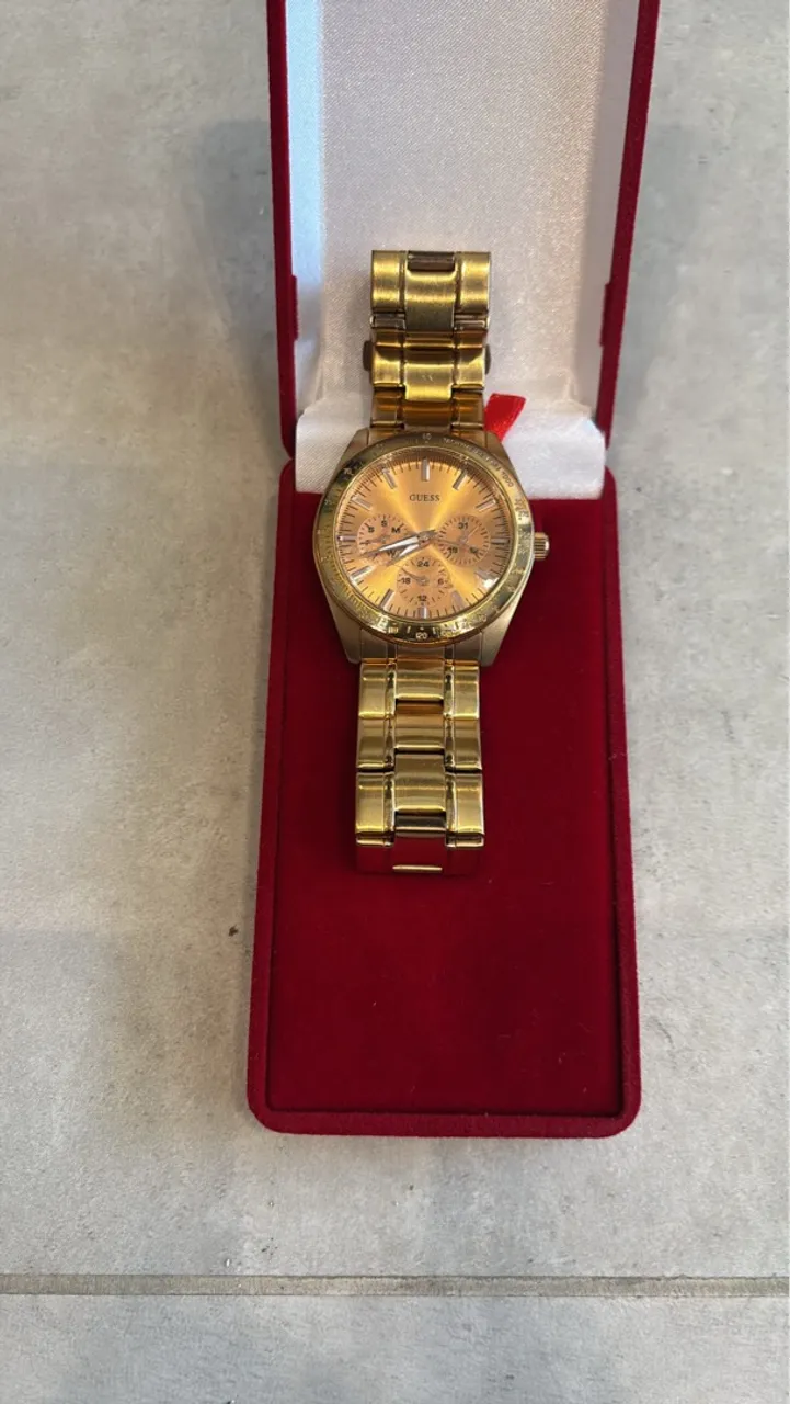 Relógio Guess Dourado/rRose