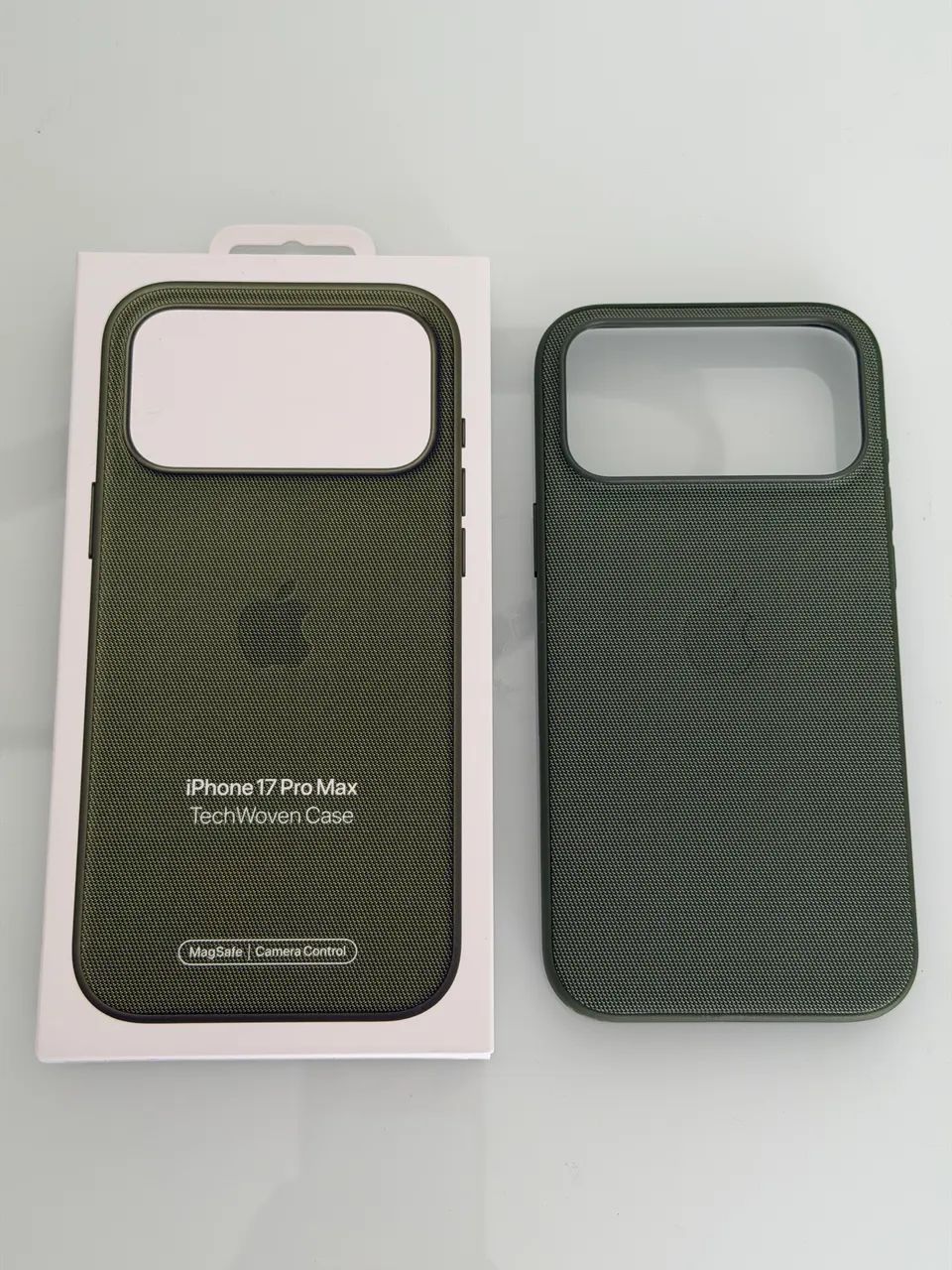 Capa original Apple TechWoven Verde para iPhone 17 pro max