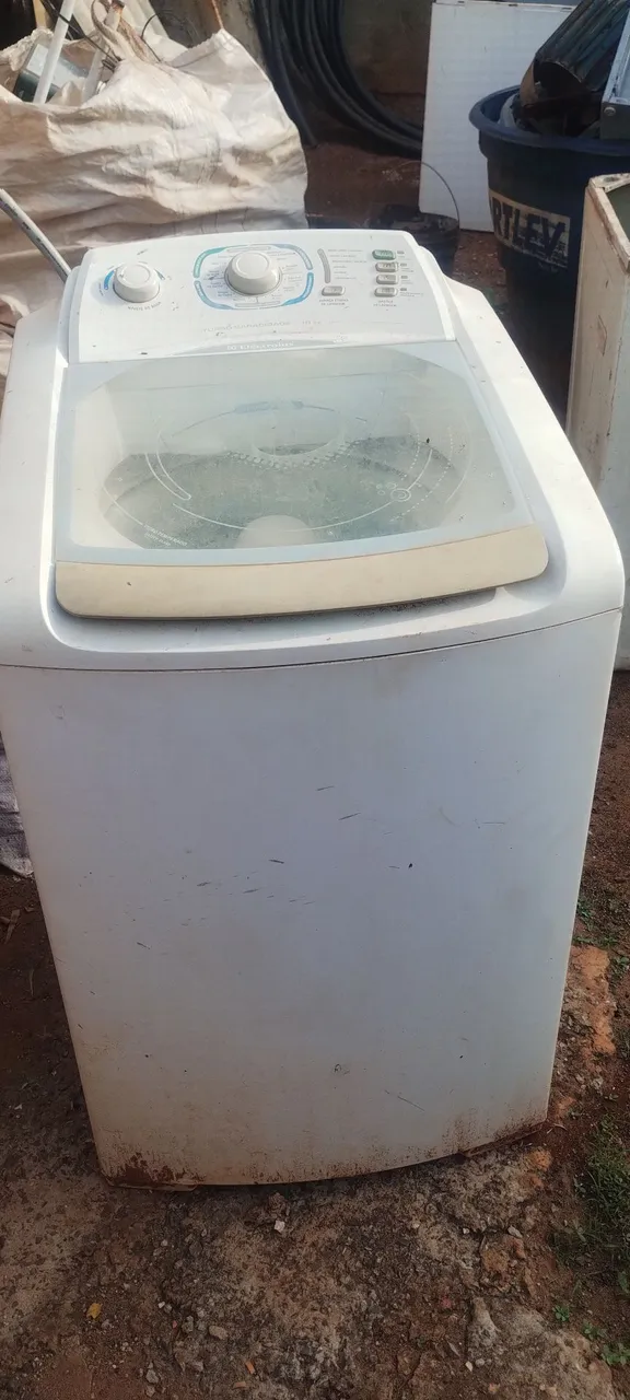 Máquina de Lavar Roupa retirada de peças