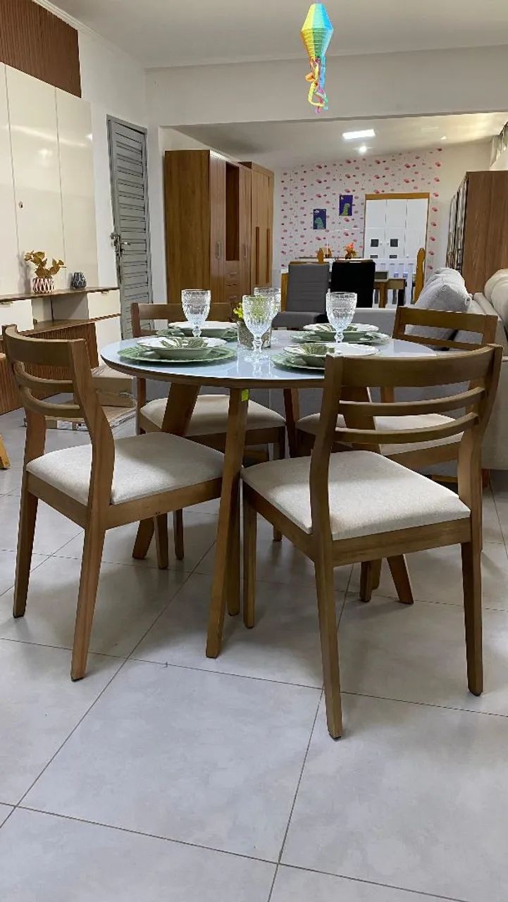 Mesa de Jantar Redonda com 4 Cadeiras 100% madeira  - Foto 3
