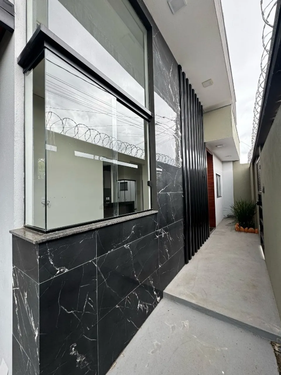 Alugo casa moderna ao lado do Centro de Sete Lagoas-Mg. Leia o anúncio!