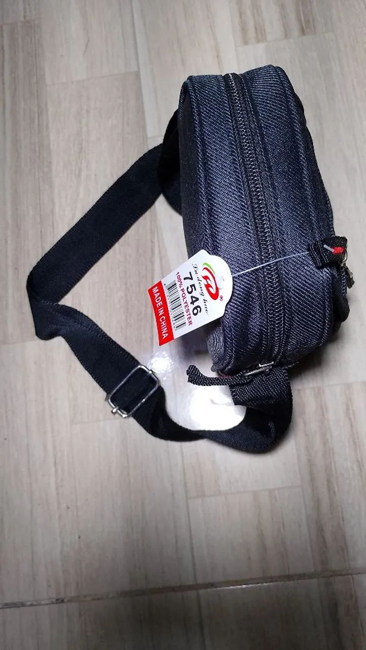 Bolsa transversal preta com detalhes - Foto 3