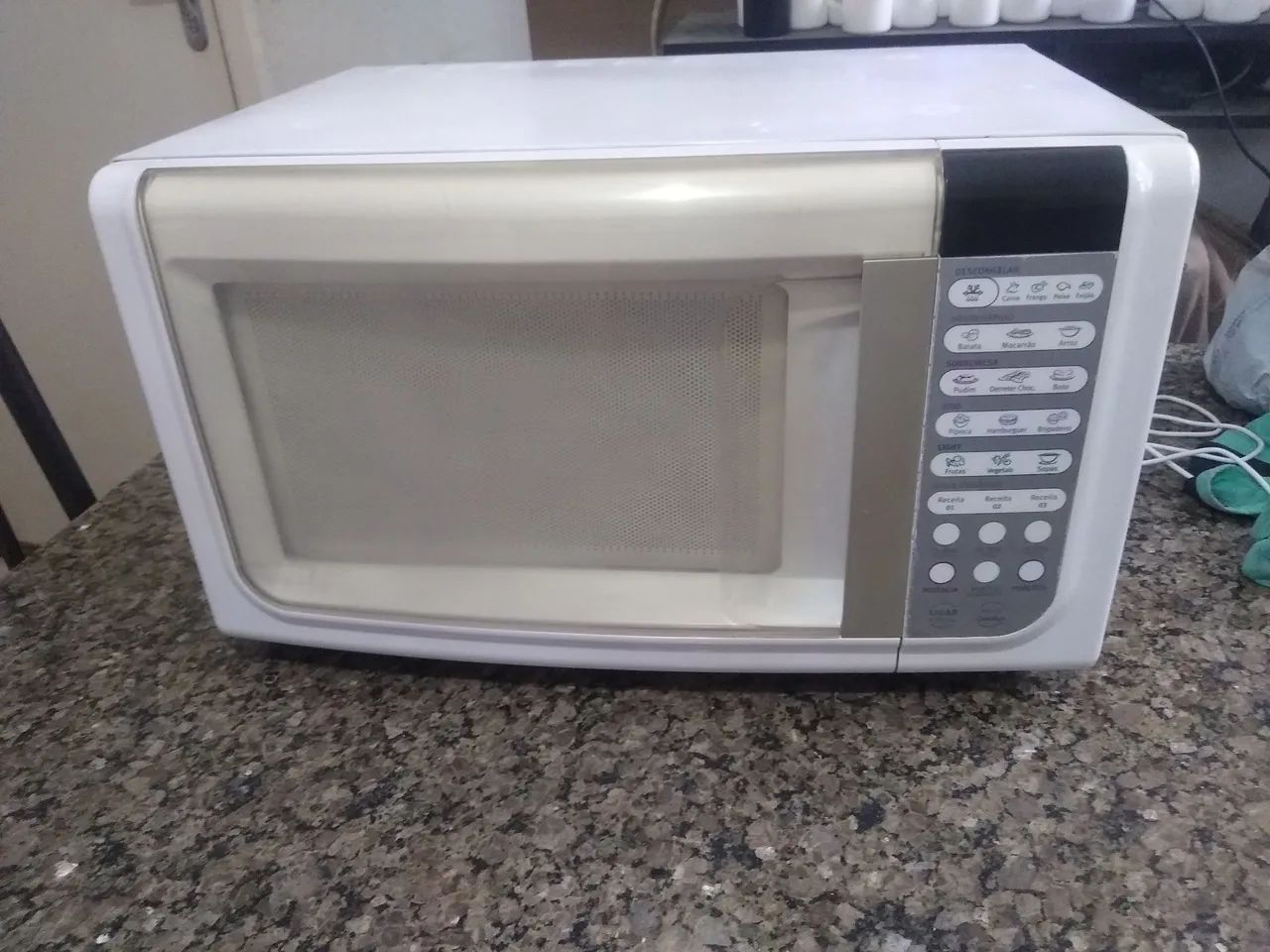 Microondas Eletrolux 23 litros, garantia de 3 meses  - Foto 3