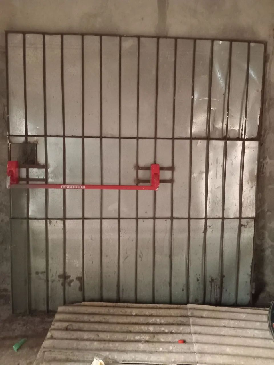 Portão64520835842818120