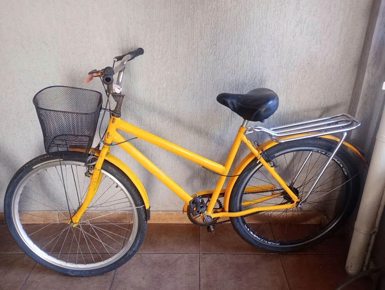 Bicicleta Amarela com Cesto - Foto 4