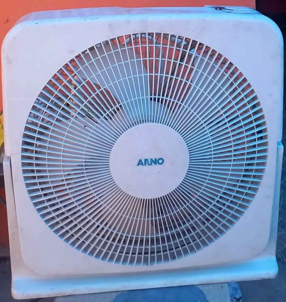 Circulador de mesa Arno (com defeito, venda no estado)