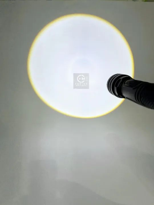 Lanterna Tática de Led Recarregável c/ Visor de Bateria - Foto 2