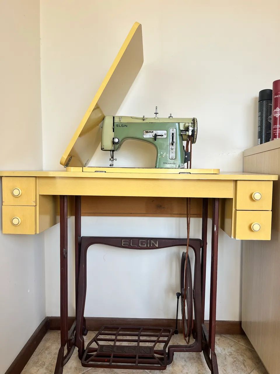 Máquina de costura Elgin65104884914435120