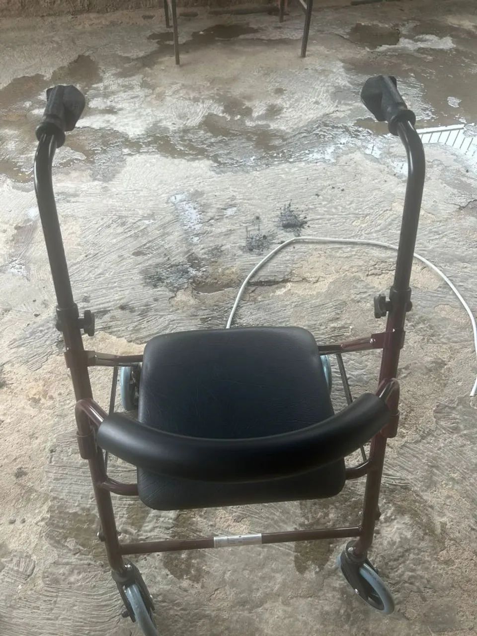 Andador com Assento e Rodas64305477784450120