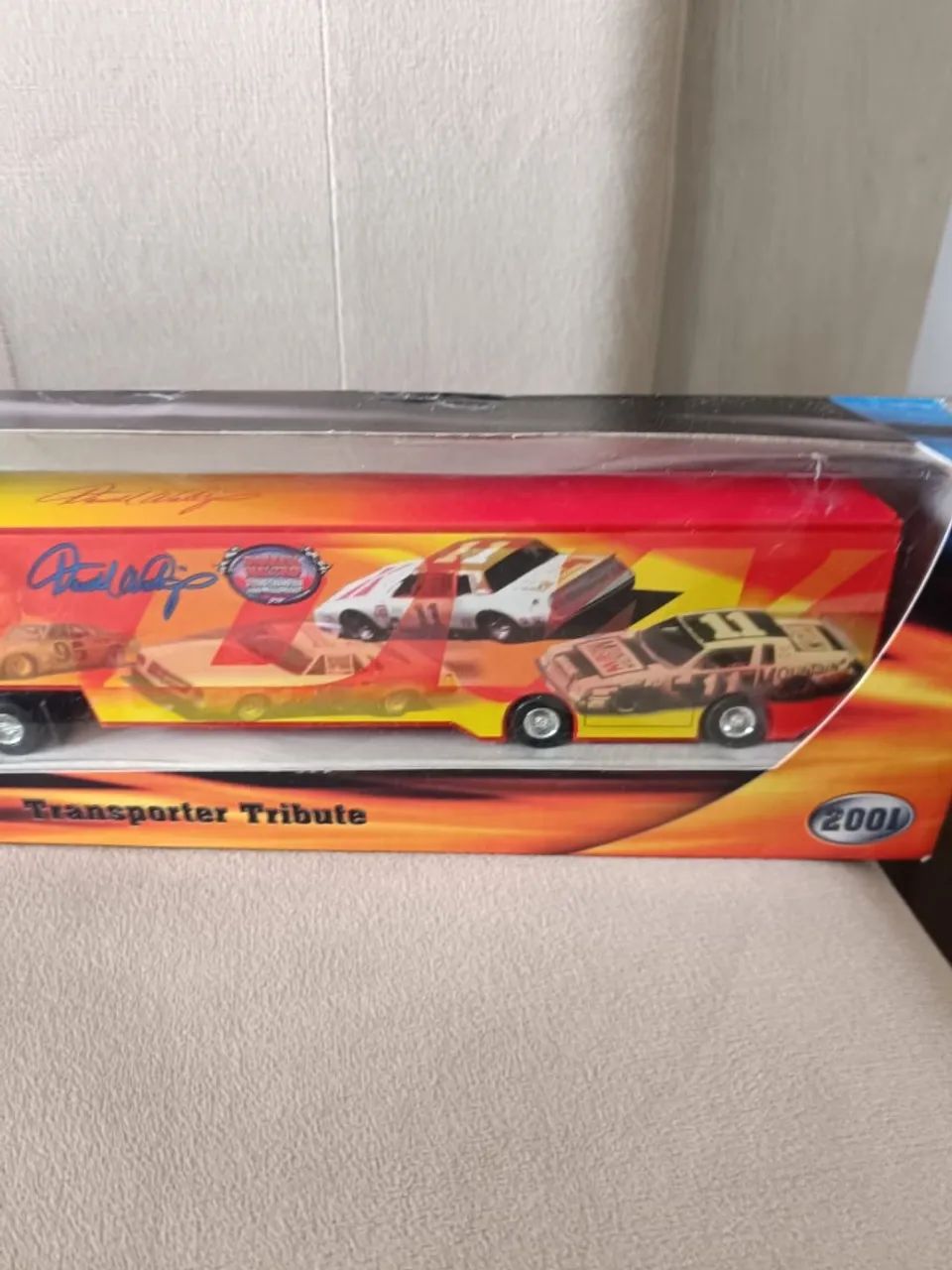 Hot Wheels Transporter Tribute Darrell Waltrip - Foto 4