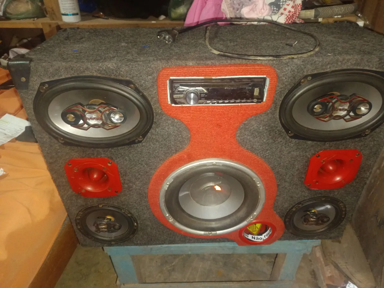 Vende-se caixa de som de carro
