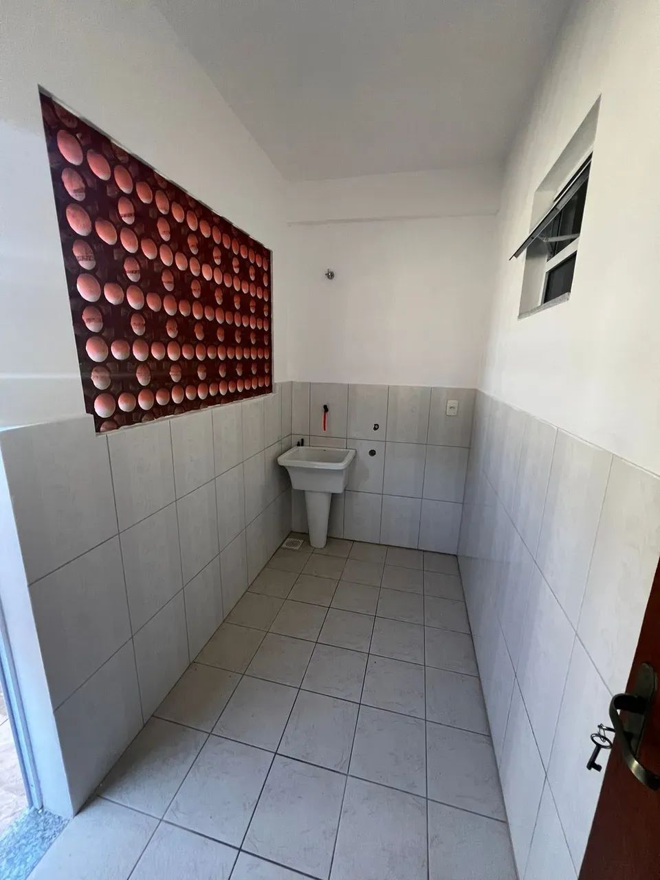 Casa para aluguel possui 106 metros quadrados com 2 quartos - Foto 2