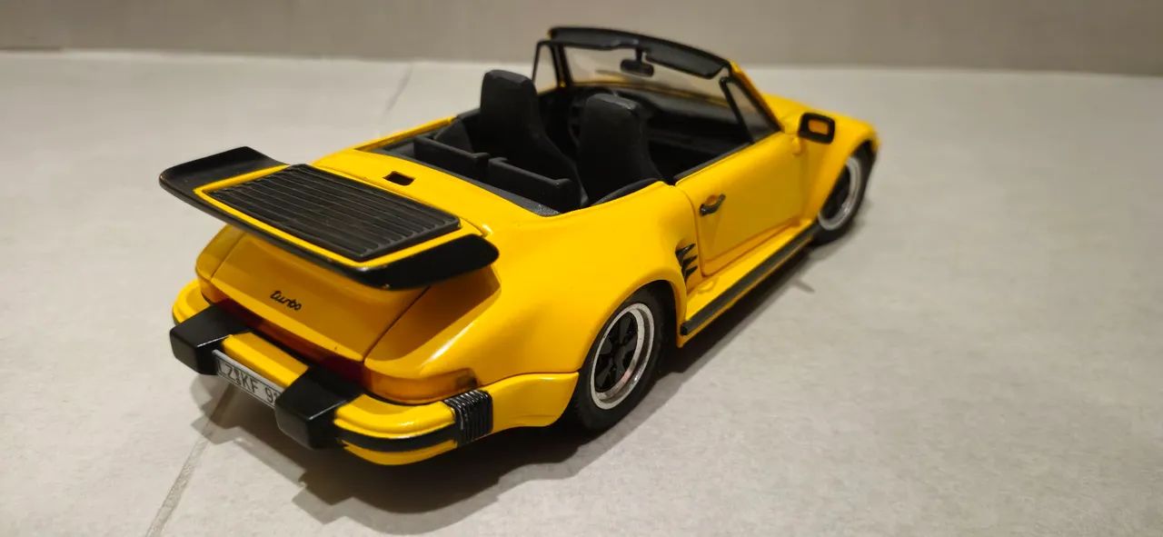 Porsche 911 Turbo Cabriolet - Miniatura 1/18 - Foto 3