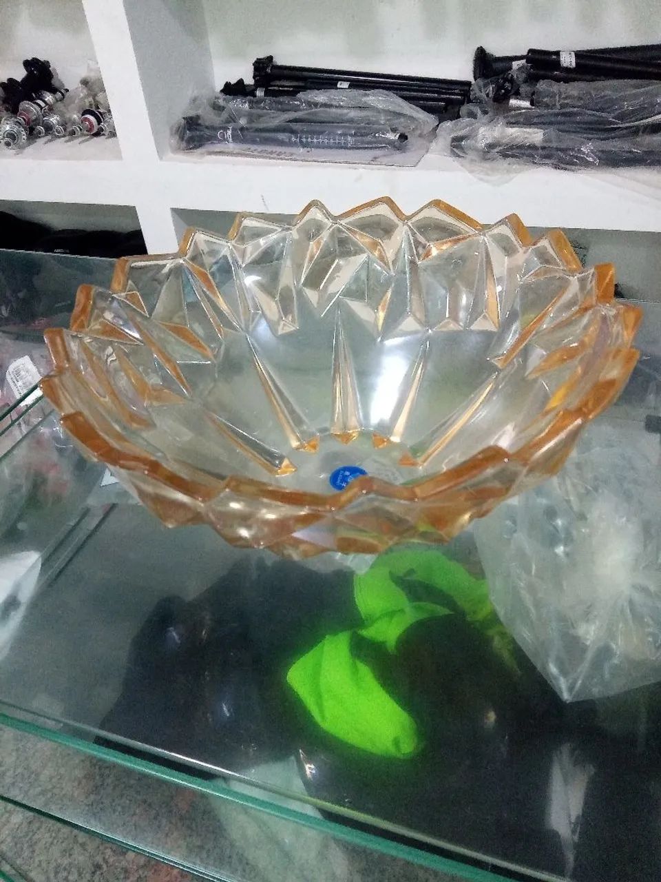 Bowl de cristal transparente
