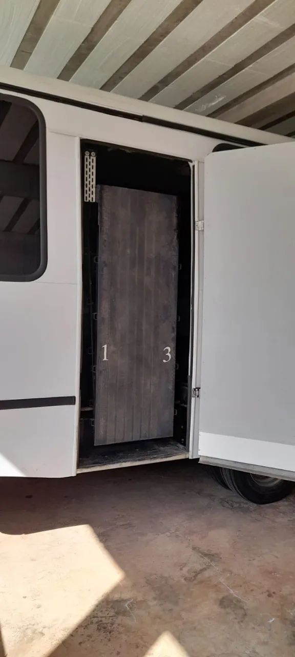 Motorhome Volkswagem 9-150 chassi longo 2008 - Motor Turbo - Foto 10