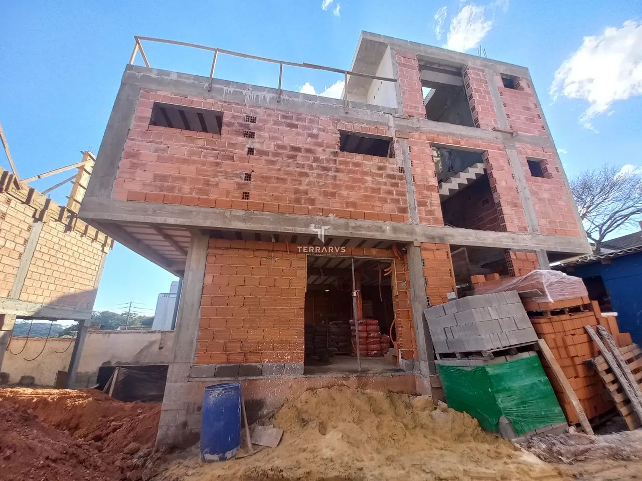 SOBRADO com 3 dormitórios à venda com 293m² por R$ 2.124.000,00 no bairro Mercês - CURITIB - Foto 2