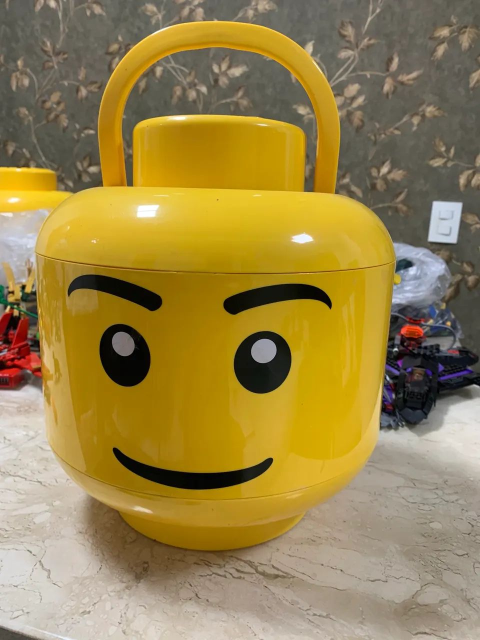 Caixa de cabeça grande - LEGO - Foto 2