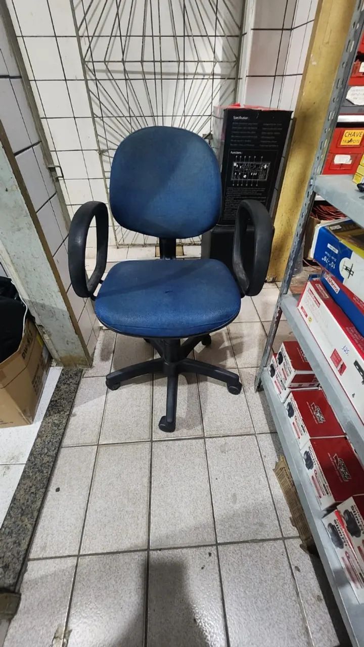 Cadeira de escritorio Azul - em ótimo estado