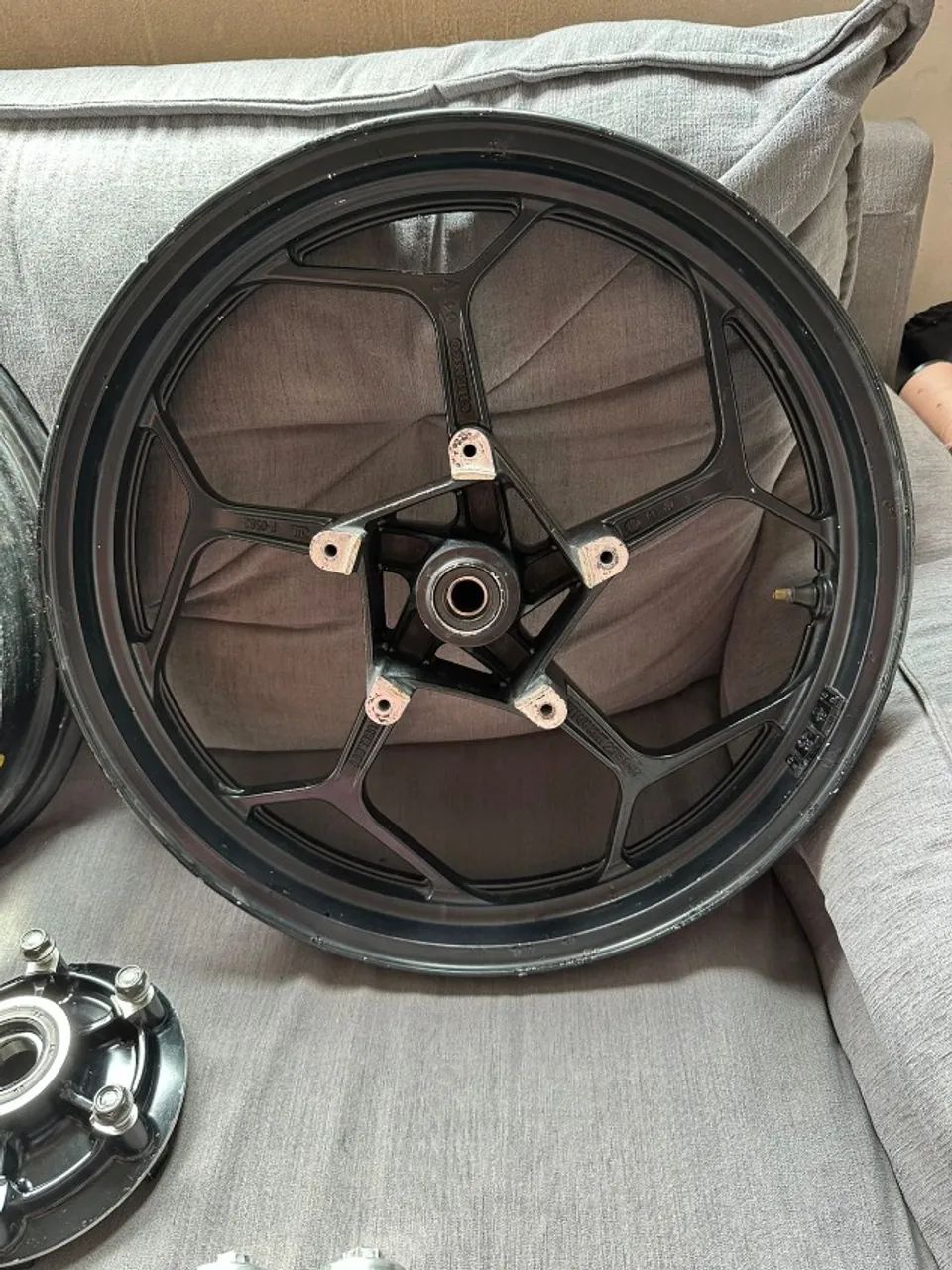Rodas liga leve para Versys 300 - Foto 3