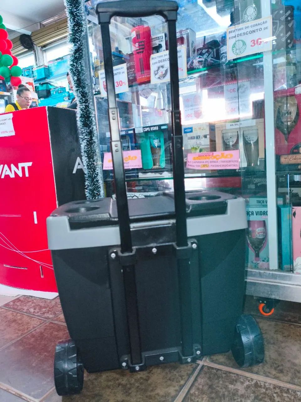 Caixa térmica Com Rodinhas  - Foto 3