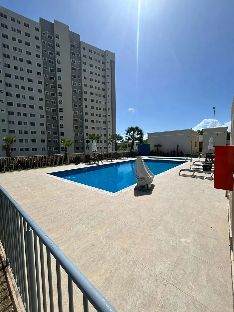 Apartamento com 02 quartos e área de lazer completa no Portal do Sol!