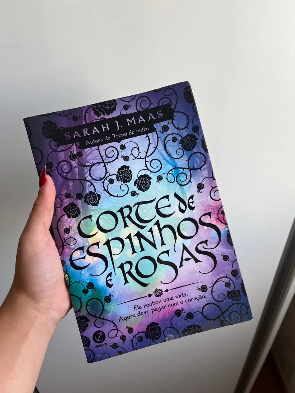 Corte de Espinhos e Rosas - Sarah J. Maas