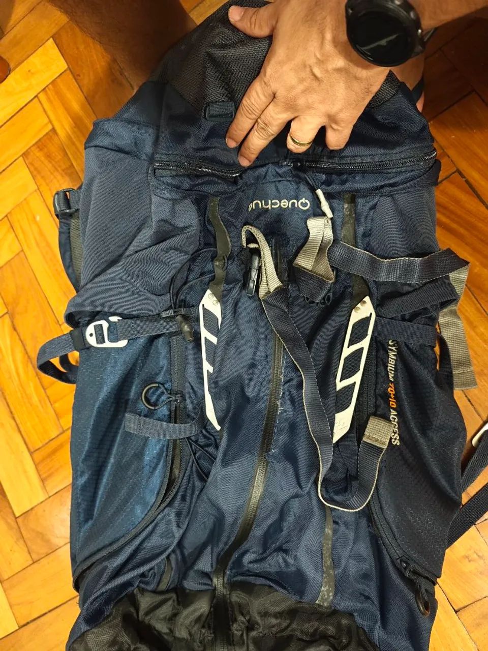 Mochila de Camping - 70+10 Litros Quechua - Foto 6