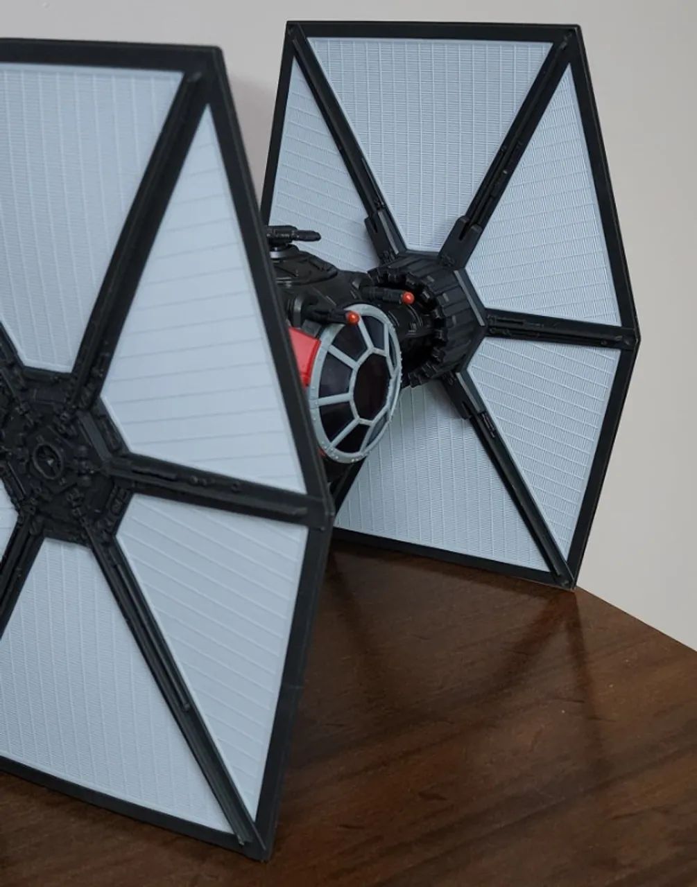 Nave Star Wars Tie Fighter O Despertar da Força - Hasbro B3920 - Foto 5