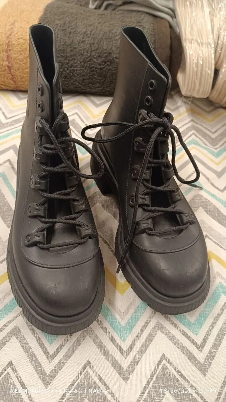 Botas coturno Melissa