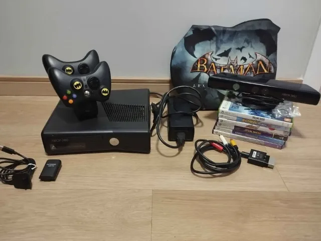 Xbox 360 Slim com Kinect bloqueado + 6 Jogos Originais - R$900
