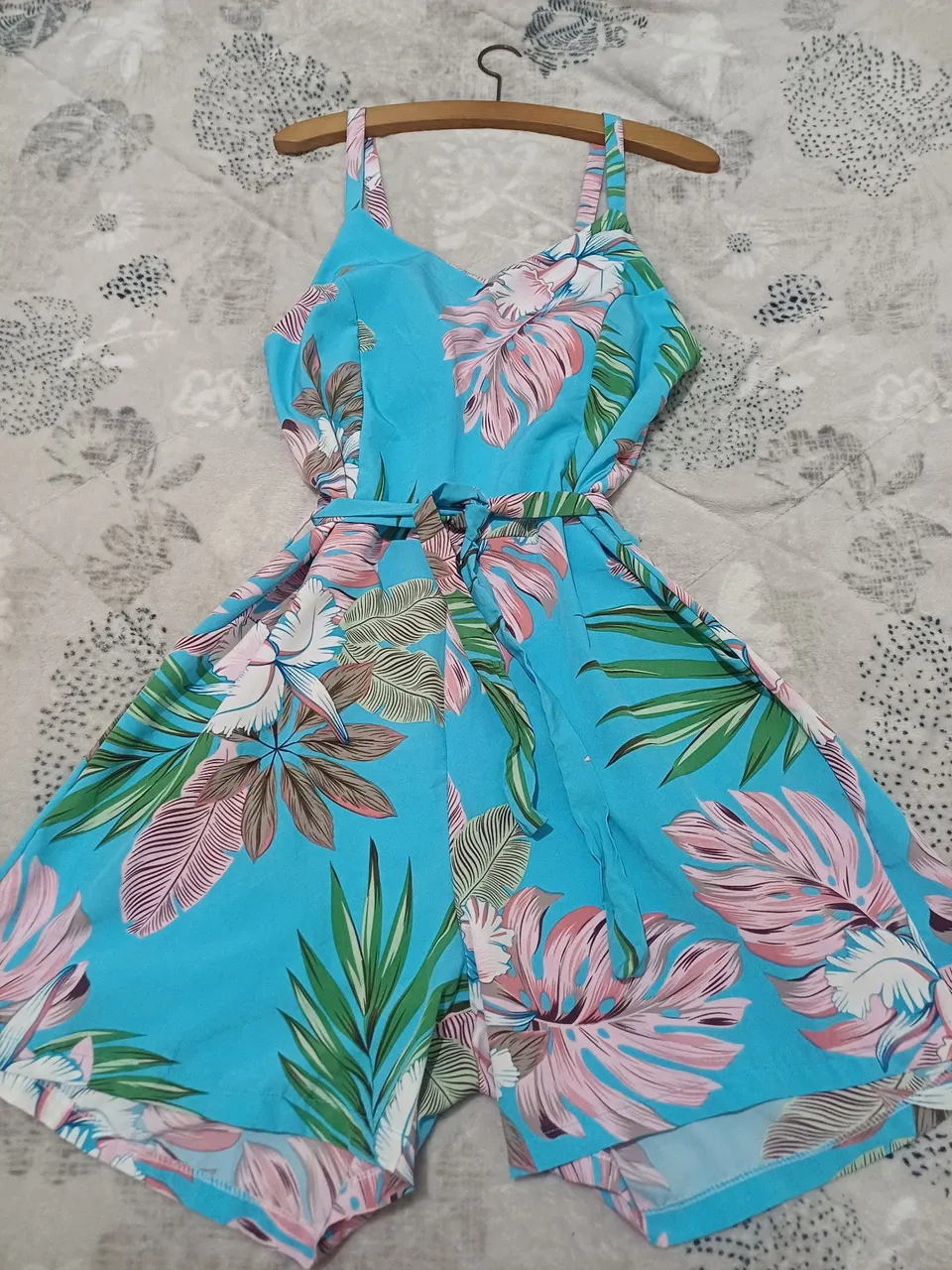Macacão estampado tropical