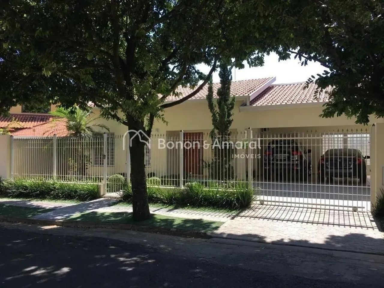 Excelente Casa Térrea com 4 Suítes e Lazer Completo em Barão Geraldo, Próxima à Unicamp!"