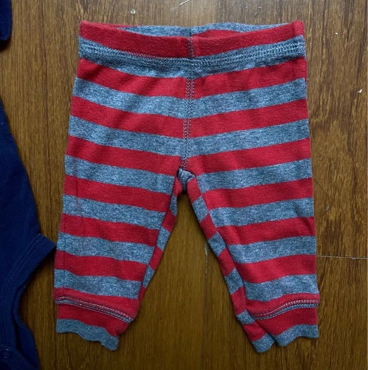 Dupla carters rn bebe menino body e calça pinguim - Foto 2