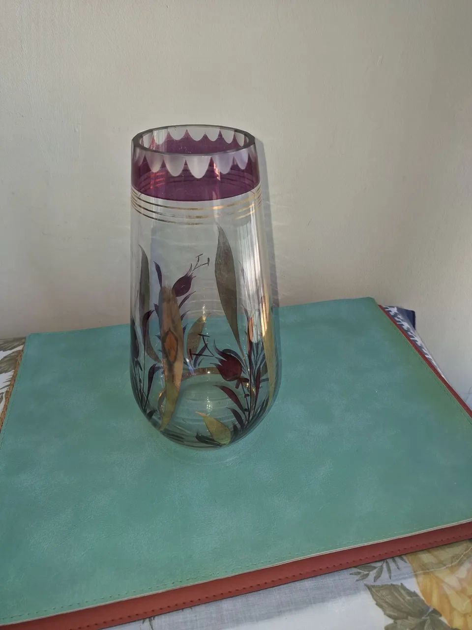 VASO DECORATIVO COM FLORES DOURADAS  - Foto 2