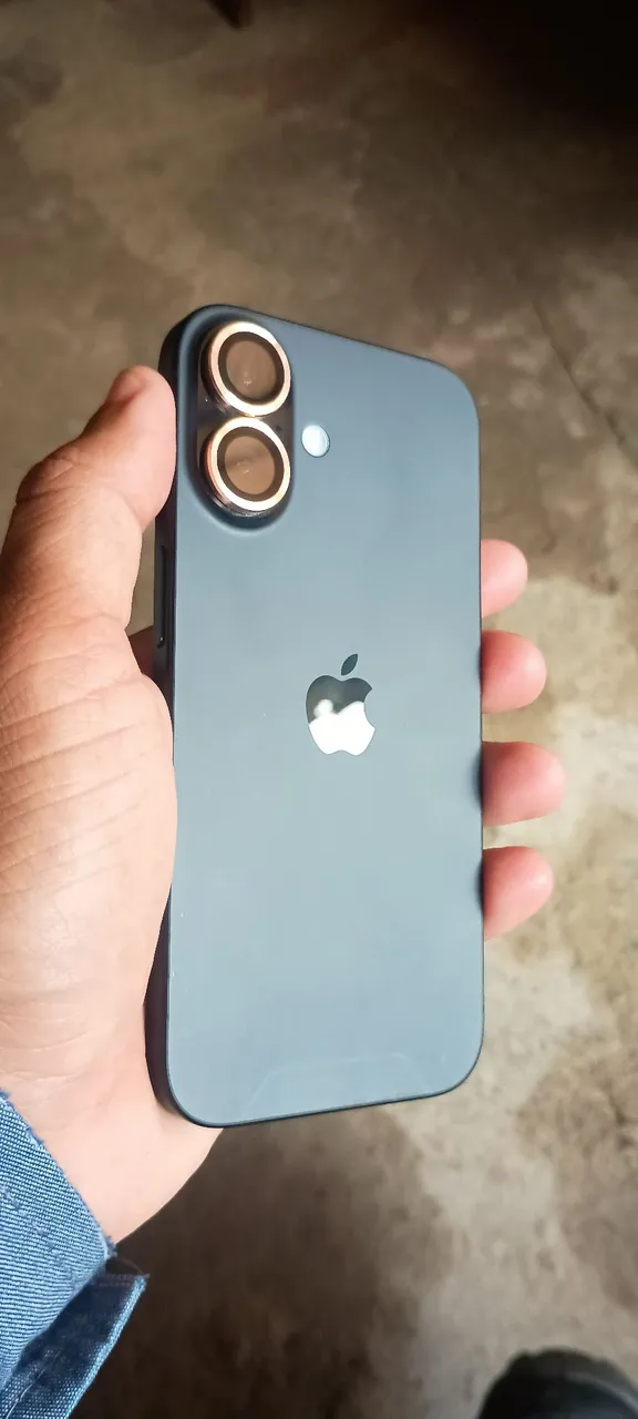 iPhone 16